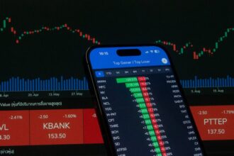 Smart Investing in 2025: Ultimate Guide to Stocks, Crypto & AI Portfolios